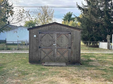 1310 W Franklin St, Taylorville, IL 62568 - photo 7