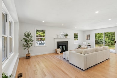 262 Parkerville Rd, Southborough, MA 01772 - photo 5