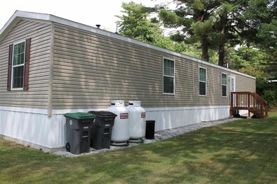 21 Embassy Ave, Hooksett, NH 03106 - photo 4