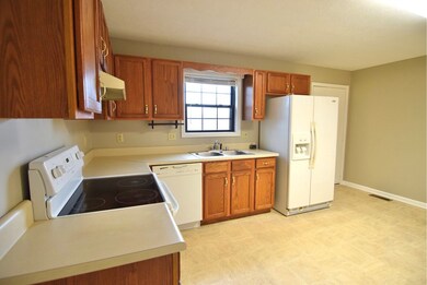 317 Pine Hill Dr, Hopkinsville, KY 42240 - photo 6