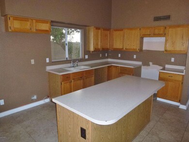 023-518347 - Kitchen 1