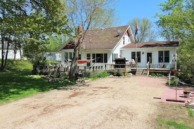 8489 187th Ave NE, New London