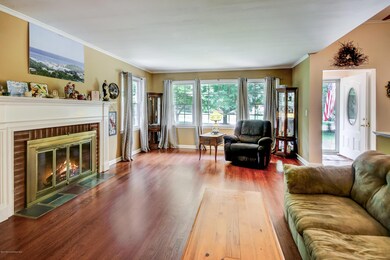 002_Living Room