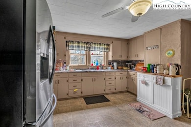 1068 Laurel Branch Rd, Vilas, NC 28692 - photo 4