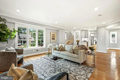 406 Yale Dr, Alexandria, VA 22314 - photo 6