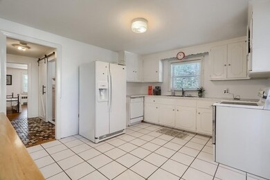 127 Albemarle Rd, Newtonville, MA 02460 - photo 4