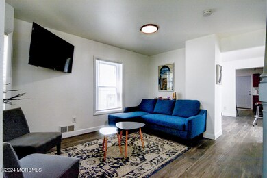 005 - Small Living Room