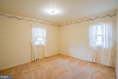 161 Franklyn Rd, Ewing, NJ 08628 - photo 5