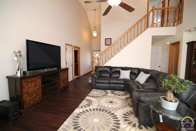 2521 SW Berkshire Dr, Topeka, KS 66614 - photo 6