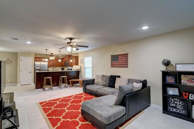 7-07_Livingroom_01