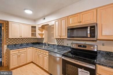 13453 Yorktown Dr, Bowie, MD 20715 - photo 5