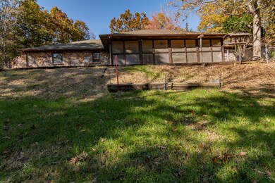398OldMillRdLampe-2Exteriors(3)