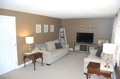 7 Anna St, Haverhill, MA 01832 - photo 4