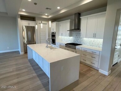 U49B L105 Kitchen 2