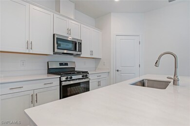 20101 Hartford Blvd, Estero, FL 33928 - photo 4