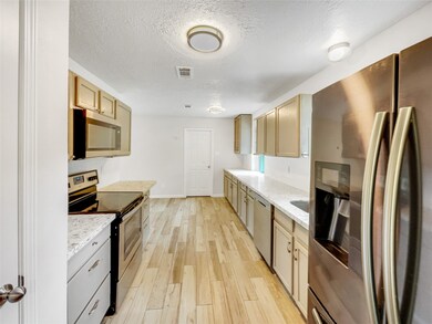 4410 Saffron Ln, Friendswood, TX 77546 - photo 6