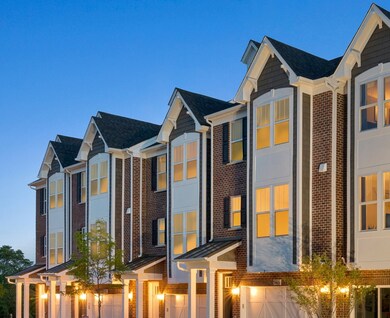 932 Coletta Cir, Naperville, IL 60563 - photo 2