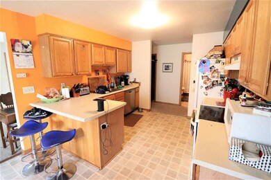 223 Division St unit 225, Brooklyn, WI 53521 - photo 7