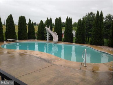 1305 Memory Ln, Chambersburg, PA 17201 - photo 2