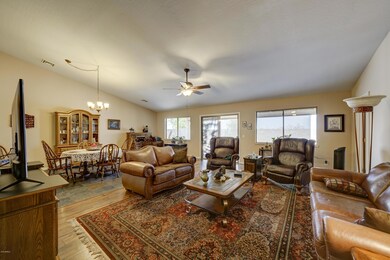 2344 N Cedar Dr-6