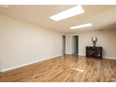 2333 Augusta St, Eugene, OR 97403 - photo 4