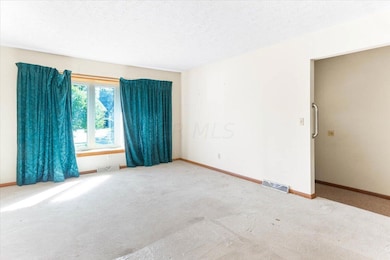 05-Living Area
