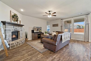 813 Esk Ave, Celina, TX 75009 - photo 3