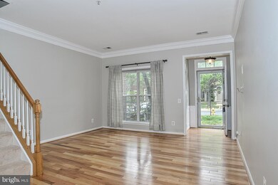 1722 Kingsgate Ct, Alexandria, VA 22302 - photo 3