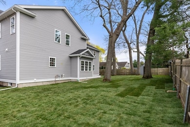 10 Arrowhead Ln, Arlington, MA 02474 - photo 5