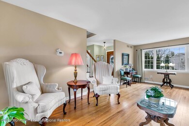 19 Circle Ln Little Silver NJ-large-008-