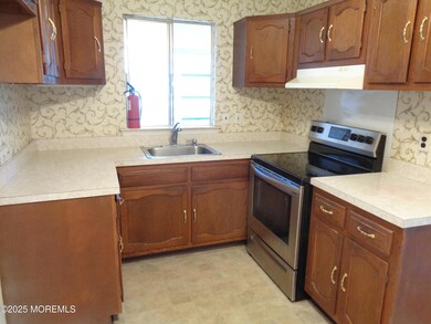 28C Hancock Dr, Whiting, NJ 08759 - photo 4