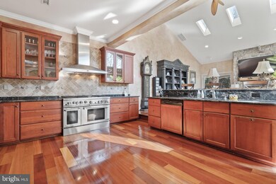 7611 Woodridge Cir, Alexandria, VA 22308 - photo 7