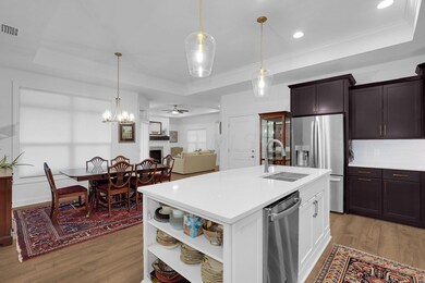 Open Kitchen to Dining Room, Lighting