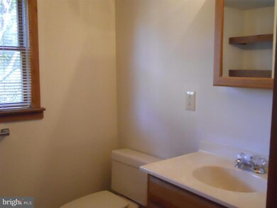 114 Bloomingdale Ave unit REAR, Wayne, PA 19087 - photo 7