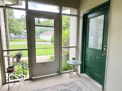 1802 Laurel Dr, Columbus, IN 47203 - photo 6