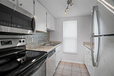 5112 Temple Heights Rd unit B, Tampa, FL 33617 - photo 4