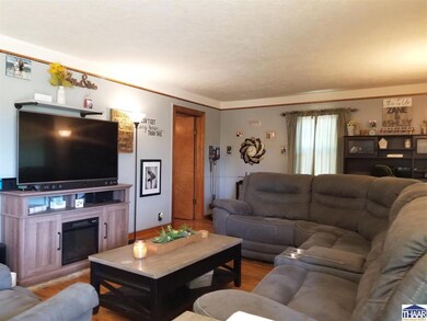 102 W Riggy Ave, West Terre Haute, IN 47885 - photo 4