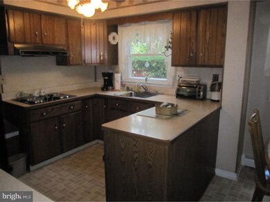 1140 Strathmann Dr, Southampton, PA 18966 - photo 5