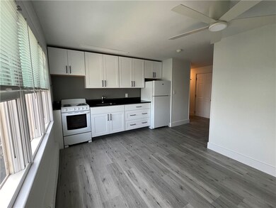 38 Rhode Island Ave unit 5, Newport, RI 02840 - photo 6