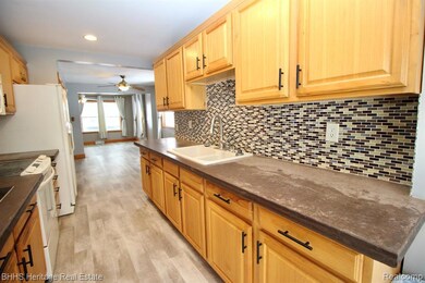 301 N Fitch St, Durand, MI 48429 - photo 6