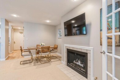 05_410OselkaDr_Unit223_2_DiningRoom_LowR