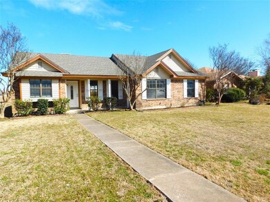 1311 Devonshire Ln, Wylie, TX 75098 - photo 2