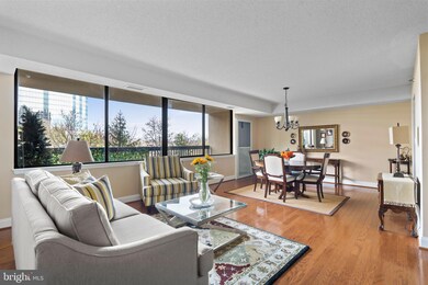 3709 S George Mason Dr unit 303, Baileys Crossroads, VA 22041 - photo 2