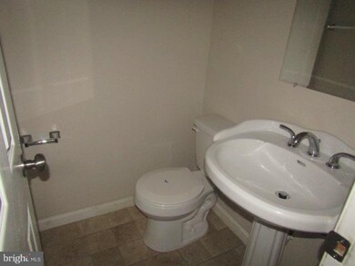 134 Daimler Dr unit 7, Capitol Heights, MD 20743 - photo 5