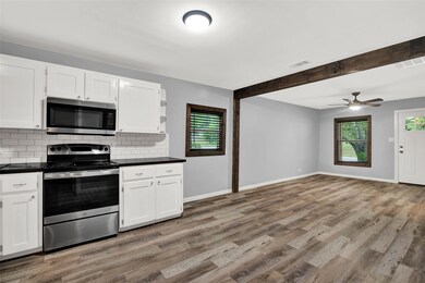 924 W Hull St, Denison, TX 75020 - photo 5