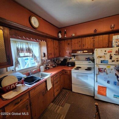 27 Glen Ave, Schenectady, NY 12302 - photo 2