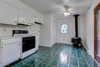 4 Lancelot Ln, Asheville, NC 28806 - photo 7