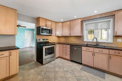 76 N Lowell Rd, Windham, NH 03087 - photo 7