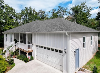 221 Dublin Ln, Columbus, NC 28722 - photo 2