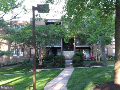 11248 Chestnut Grove Square unit 151, Reston, VA 20190 - photo 2